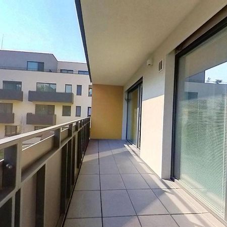 Air-Conditioned 2 Room Apartment, With Terrace, Rovinka 203 外观 照片