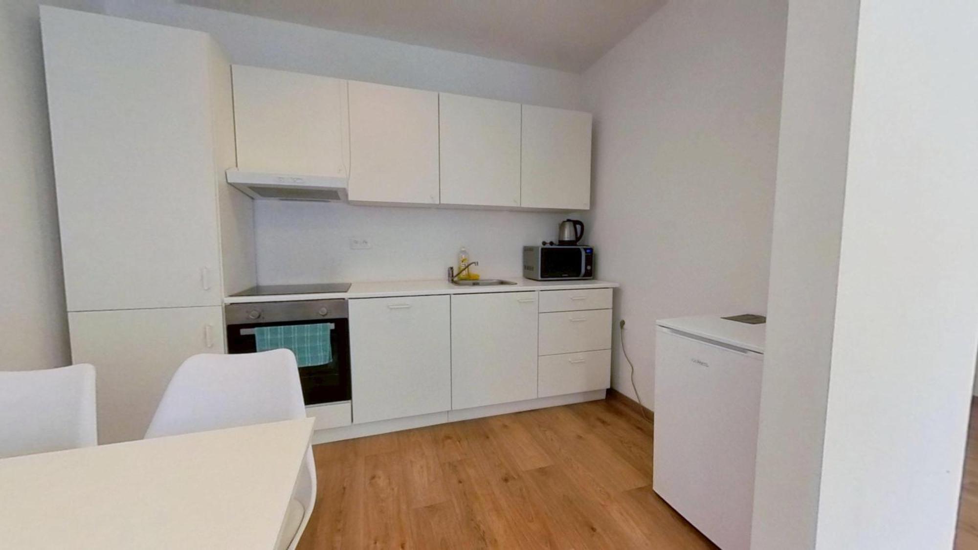 Air-Conditioned 2 Room Apartment, With Terrace, Rovinka 203 外观 照片